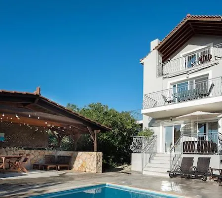 Villa Vassaliki Villa *